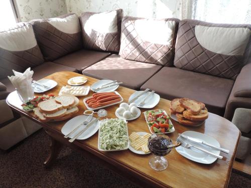 Φαγητό και ποτό, Host Family in Akhaltsikhe