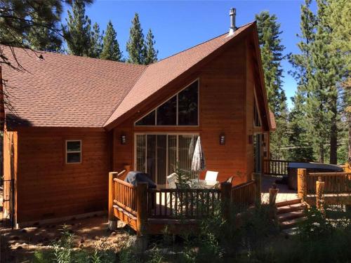 Lodgepole Pine Chalet - image 4
