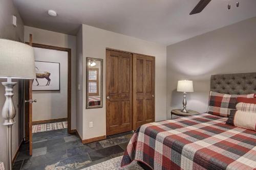 B-1 Bear's Den Condo - image 4