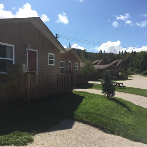 Middle Brook Cottages & Chalets