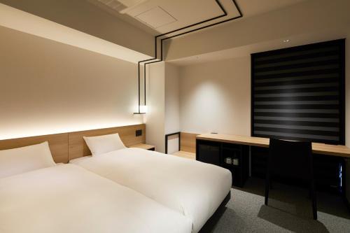 Standard Twin Room - Non-Smoking image 4