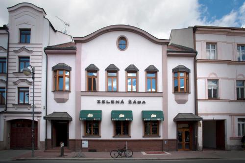 B&B Pardubice - Penzion Zelená Žába - Bed and Breakfast Pardubice