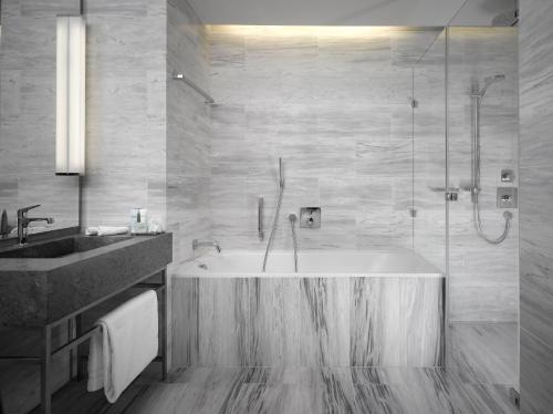 The Emblem Hotel - image 6