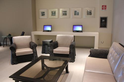 Tag Hotel - image 10