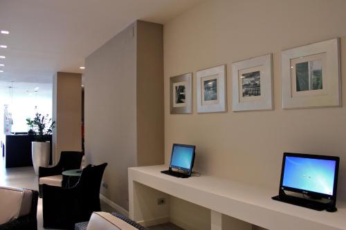 Tag Hotel - image 11
