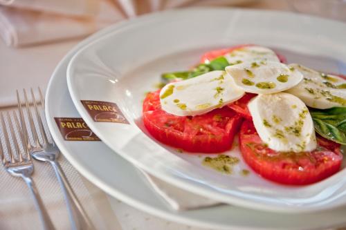 Hotel Palace Marina Dinevi - image 3