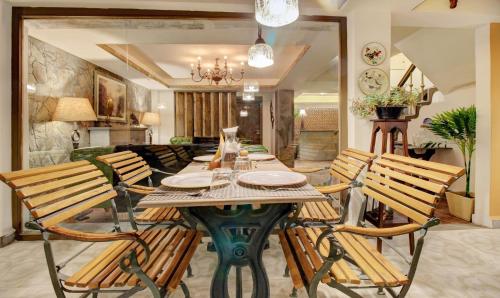 Lakeside Inn in Nainital