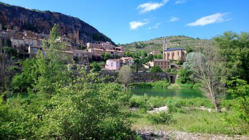 Villa Larzac in Saint Georges De Luzencon