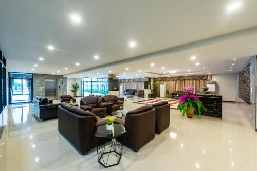 Lobi, Aurora Suvarnabhumi in Bang Bo