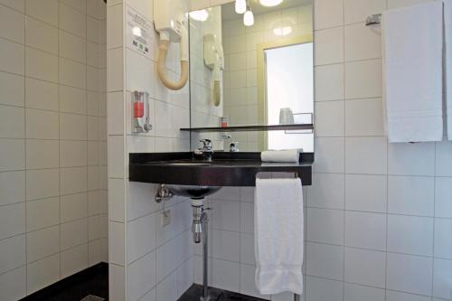Single Room image 5