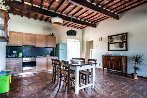 Appartamento con vista panoramica e piscina