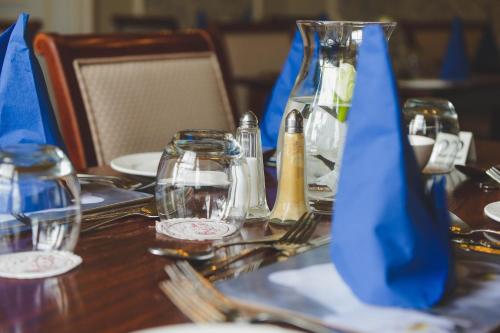 Sunninghill Hotel - image 10