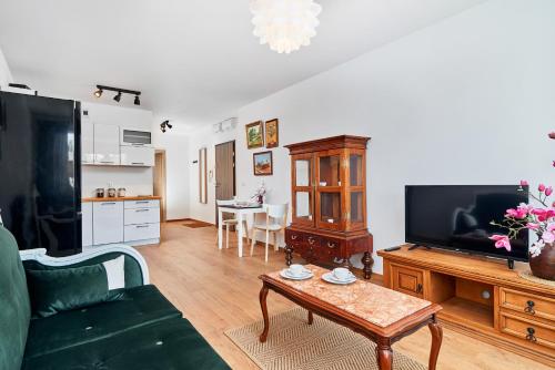 Vintage Apartment in New Estate with PARKING - Krzyki Wrocław by Noclegi Renters, Vratislav (fotografie 9)