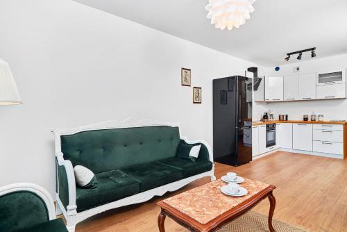 Vintage Apartment in New Estate with PARKING - Krzyki Wrocław by Noclegi Renters, Vratislav (fotografie 8)