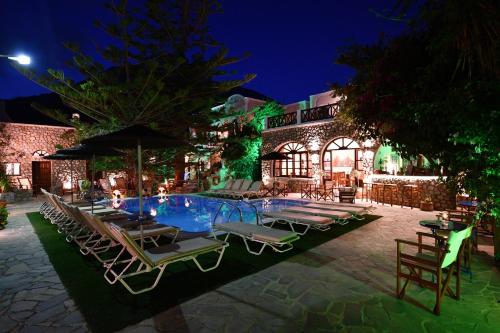 Philoxenia Hotel & Studios – Perissa, UT