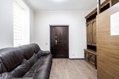 One-Bedroom Apartment image 5