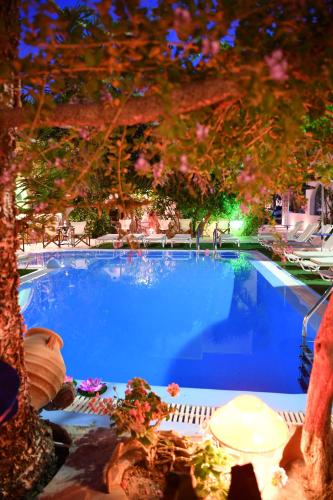 Philoxenia Hotel & Studios – Perissa, UT