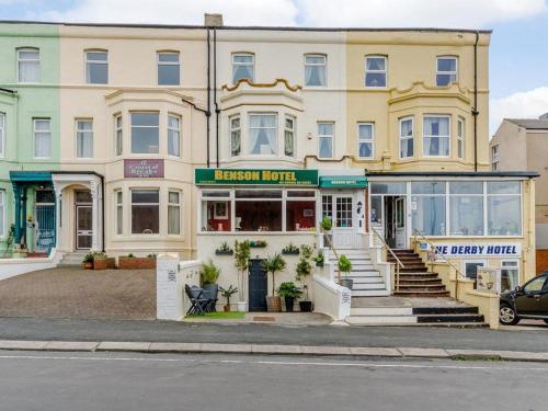 Benson Hotel - Small Families & Couples only