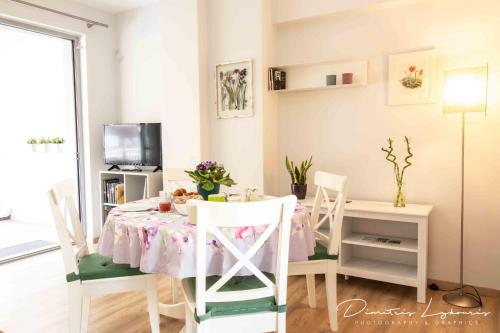  Beautiful and Spacious apartment - Athens DownTown in Athen
