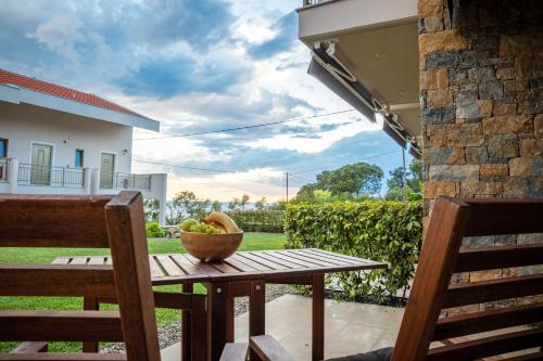  Royalty Suites Seaside, Nikiti