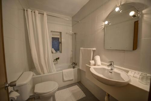 Sliema Chalet Hotel - image 2