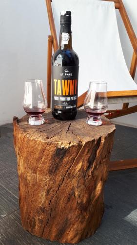  TMB (Train / Metro& Bus ) Oporto Station House in Porto