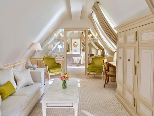 202346041 Le Meurice – Dorchester Collection