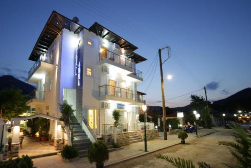 Exterior view, Hotel Anna in Thassos
