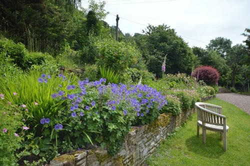 Whitewells Farm Cottages - image 8