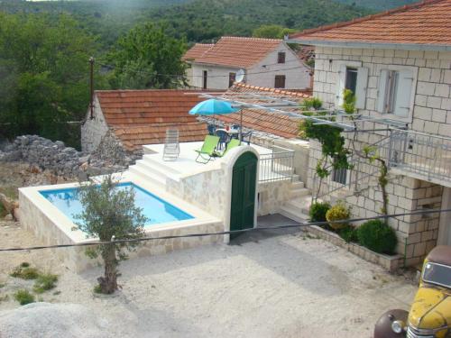 Stone house Zgogo in Gornji Seget