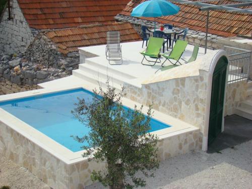 Stone house Zgogo in Gornji Seget