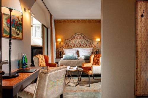 room detail thumbnail 1