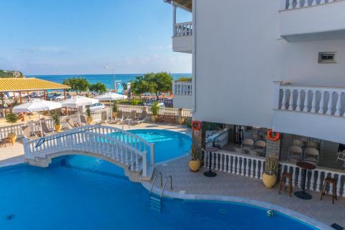 Vrachos Beach Hotel - image 2