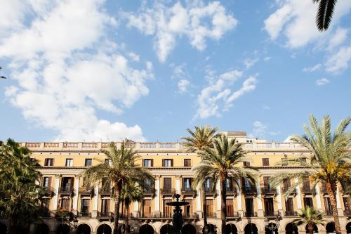 Ramblas Apartments - image 2