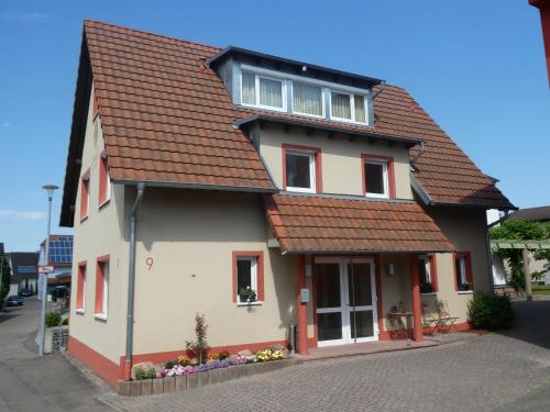 Hotel & Gästehaus Im Ziegelweg KLIMATISIERT Eintrittskarten für den Europa-Park erhalten Sie garantiert über uns, Руст (фото 10)