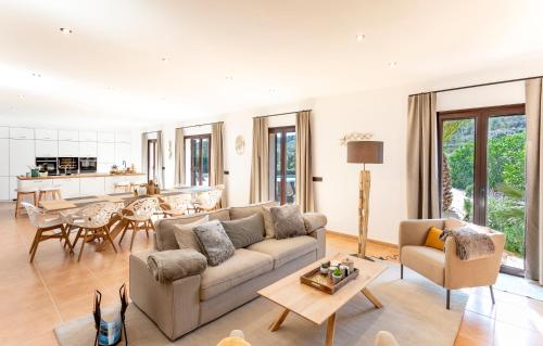 Finca Cabrita - Tap to explore photos