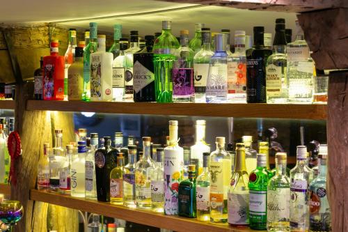 Marton Arms Hotel - image 3