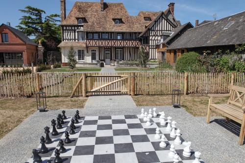Le Manoir Des Chevaux Dorés
