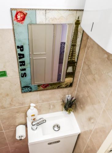 Live Lisboa Hostel - image 14