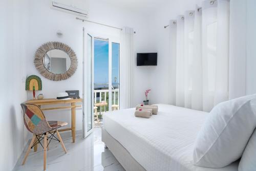 Deluxe Double Room with Sea View room in Central Suites Mykonos