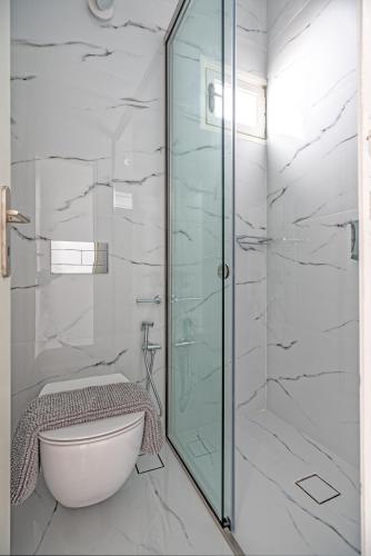 Deluxe Double Room with Sea View image 6