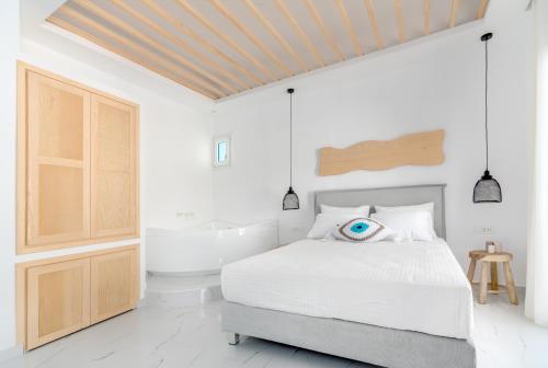 Suite with Hot Tub room in Central Suites Mykonos