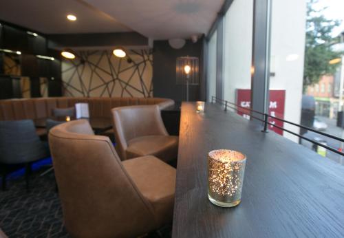 בר/טרקלין, Garner Hotel Nottingham City Centre by IHG in נוטינגהם