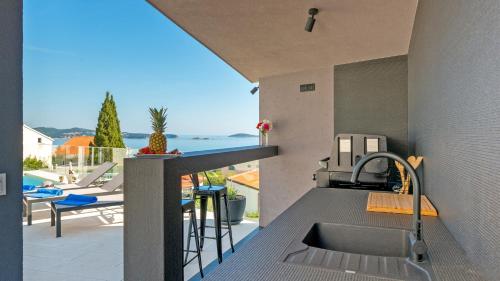 Exclusive Villa Mative - image 11