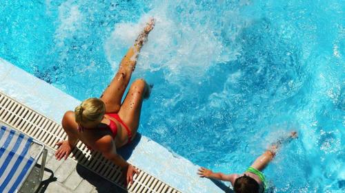 Lions 2 Studios & Apartments, Poros Island.