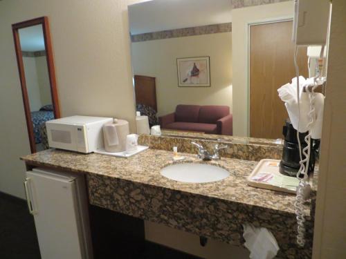 Toppenish Inn and Suites Toppenish (WA)
