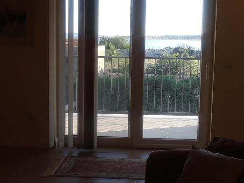 Water view brand new Apartment, short stroll to beach, peaceful!
