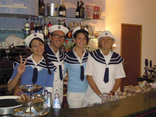 Hotel Confort - image 10