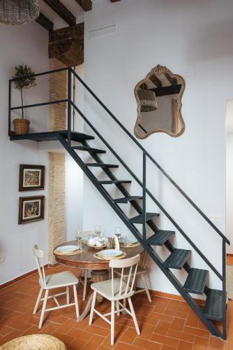 Casa Galera Historic Downtown Apartment in Seville