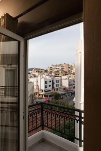  Spacious Apartment At Kitroplatia in Agios Nikolaos
